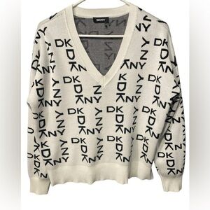 DKNY women’s sweater color:white/black